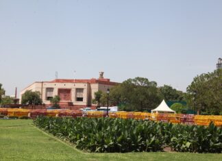 Indie zpřísňuje pravidla proti Deepfakes a vyvíjí tlak na sociální sítě