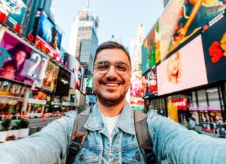 Наступні складні пристрої Samsung можуть зробити ставку на площу екрана, а не розмір камери