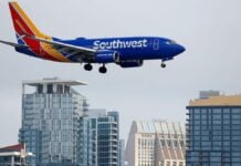 Southwest Airlines забороняє перевезення роботів-гуманоїдів