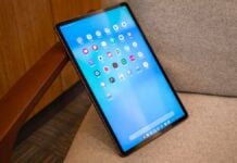 Samsung Galaxy Tab S10 FE+: Один прийом – і він чудово справляється із завданням. Далі тримає заряд
