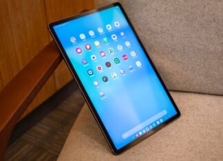 De Galaxy Tab S10 FE+ doet één ding goed: hij gaat lang mee